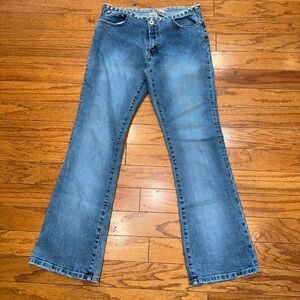 Studded Y2k jeans 
Size: tagged a 32 see measurements fir best fit